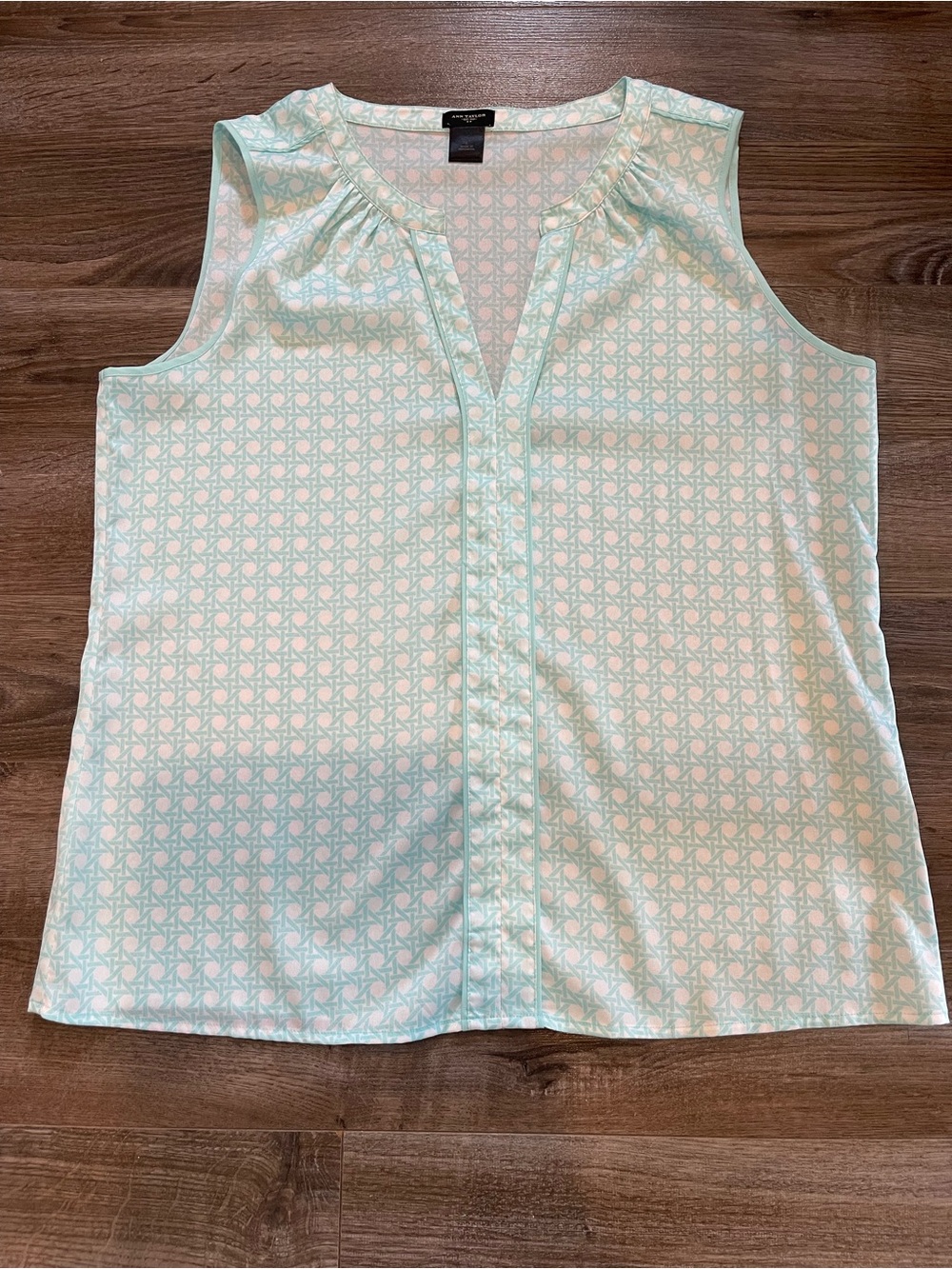 Ann Taylor Turquoise White Geometric Sleeveless Blouse L